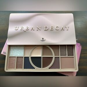 Urban Decay •Naked Shaped•Cool-Toned Makeup Palette 🔥Brand New!
